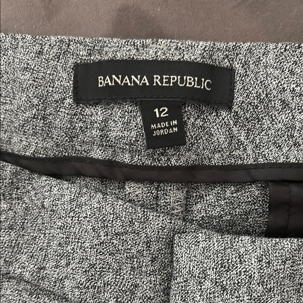 Banana Republic Women’s Pant 
 Avery Ankle Size 12 Grey